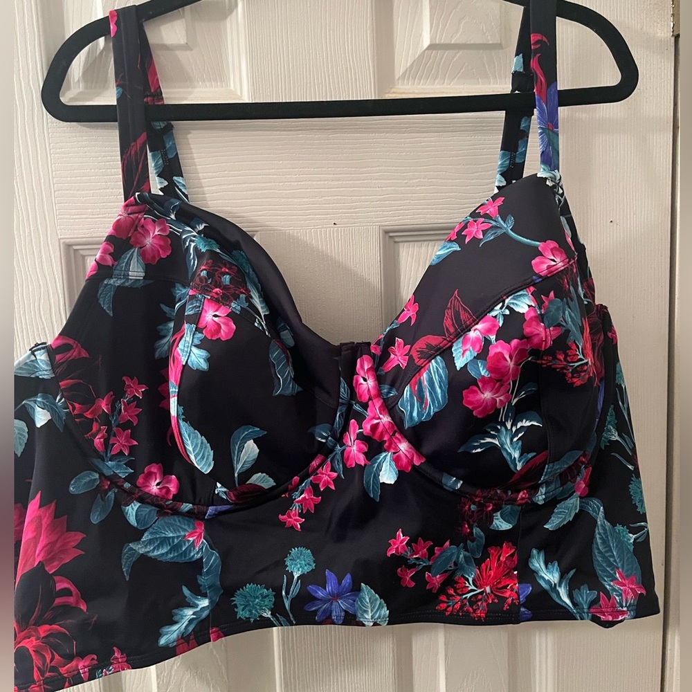 NWT 6X Torrid Floral Underwire Bikini Top